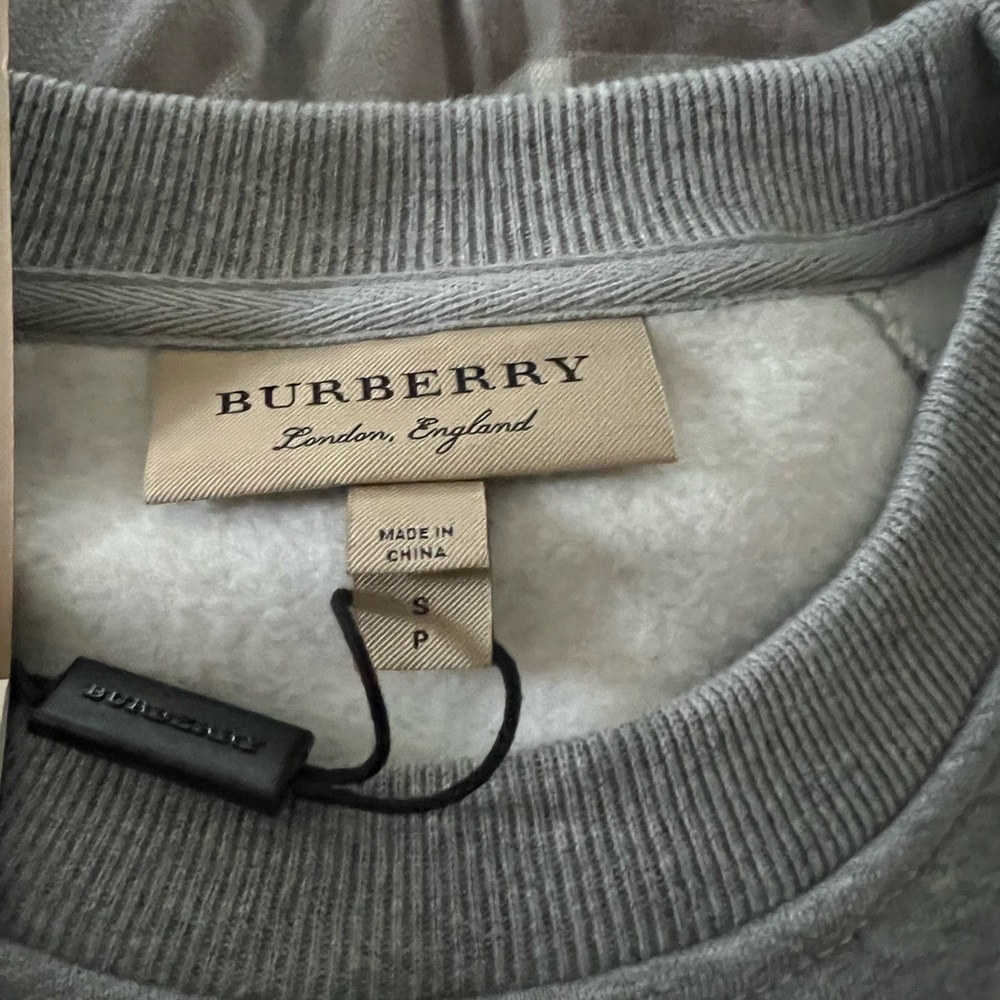 Burberry sweater - Picture 2 of 4